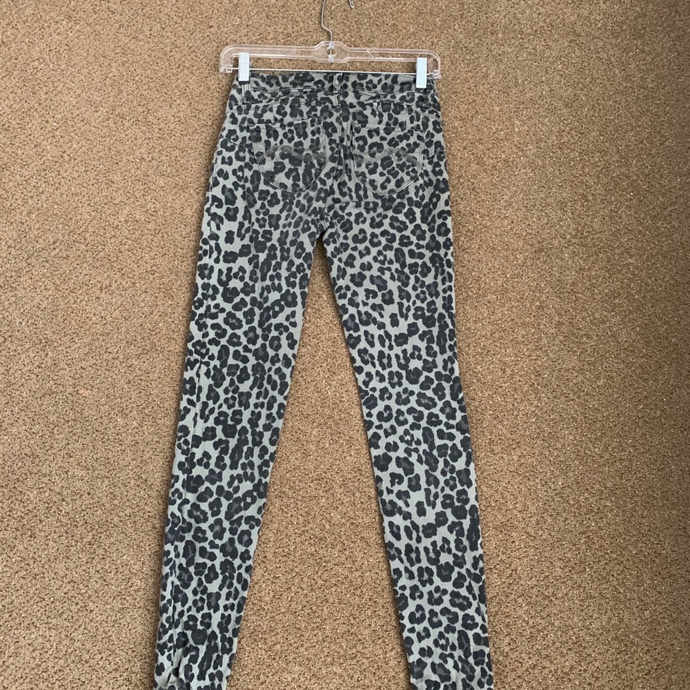 Cheetah print skinny pants